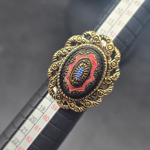 Sarah Coventry Old Vienna Ring Red Black Gold Tone Size 7.5 - Picture 5 of 7